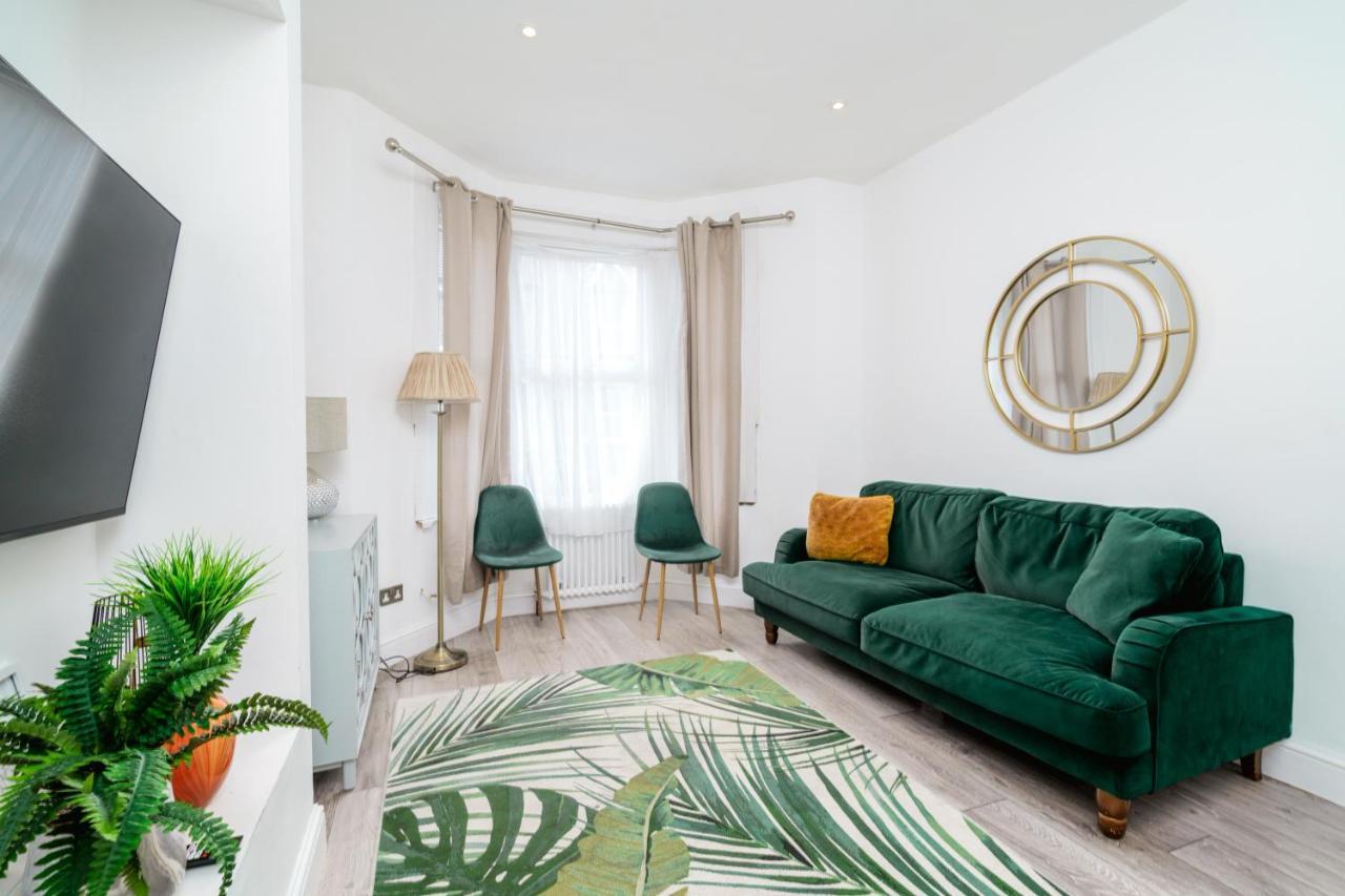 Modern 2 Bed Apartment Close To Westfield Stratford Mall With Garden Londen Buitenkant foto