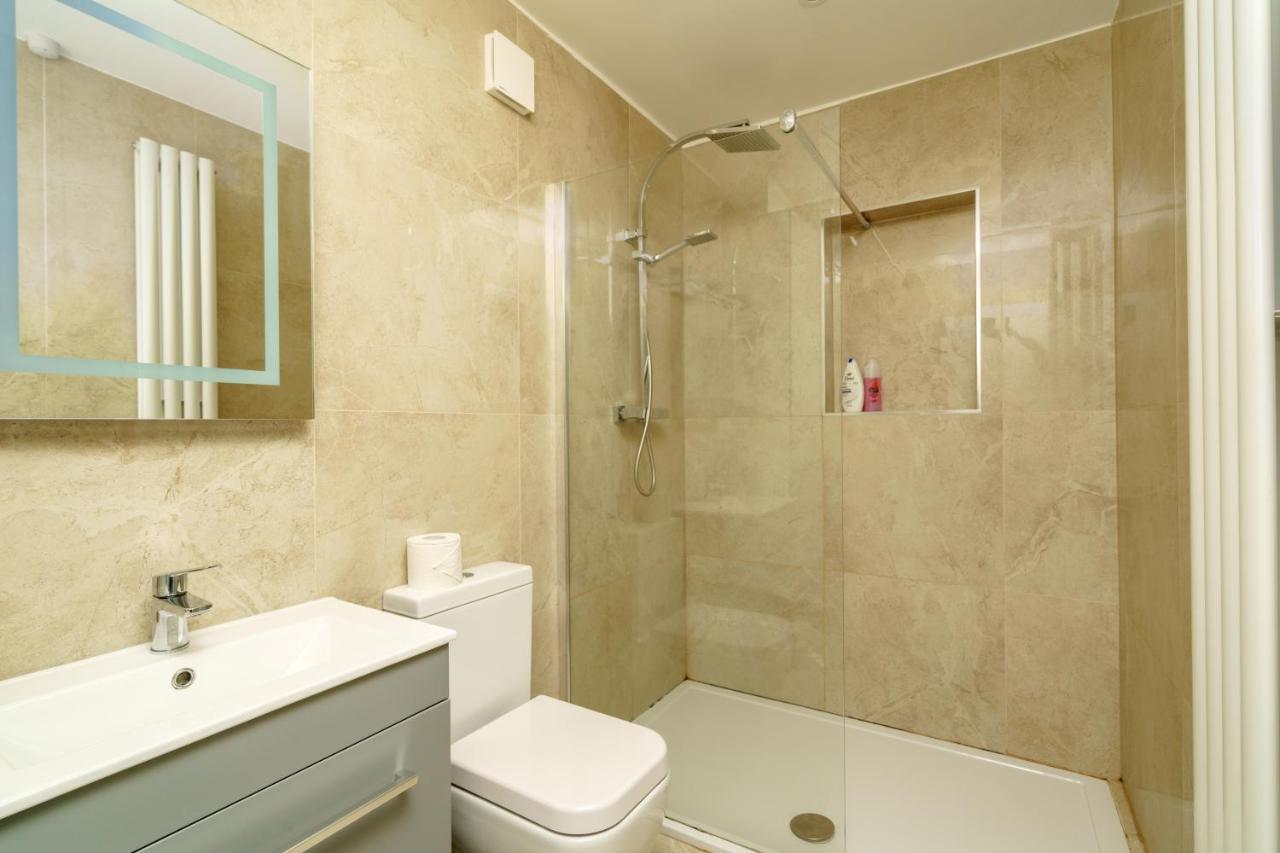 Modern 2 Bed Apartment Close To Westfield Stratford Mall With Garden Londen Buitenkant foto